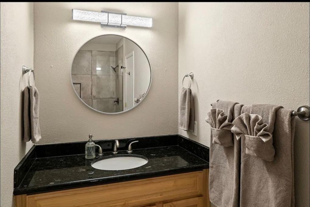 Spacious W Sedona 4 Bedroom Contemporary House! Exterior photo